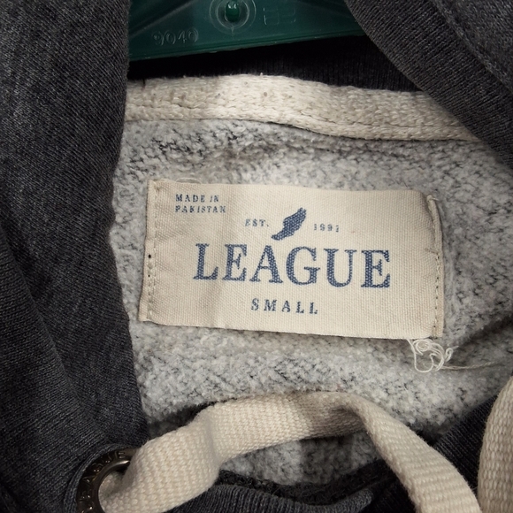 League Gray Crewneck Sweater Classic Style - Picture 2 of 9